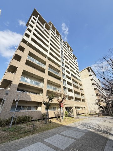 灘の浜高層住宅　５号棟の外観