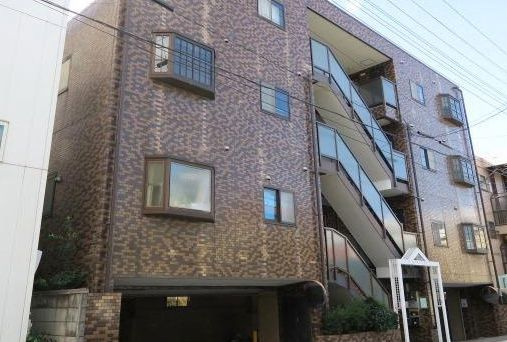 ロイヤルハウスのエントランス