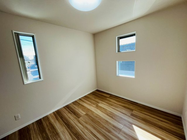 古河市西牛谷　第４期　全4邸の洋室|〇１号棟　6.6帖　洋室〇
窓から明るい日差しが差し込みます。
2026年2月撮影