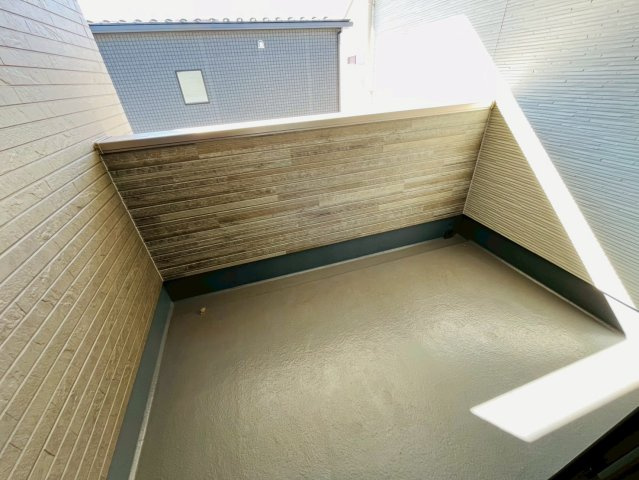 古河市西牛谷　第４期　全4邸のバルコニー|〇１号棟　バルコニー〇
屋根付きのインナーバルコニーなら、急な雨でも安心♪共働きのご夫婦にもおすすめです（＾＾）
2026年2月撮影