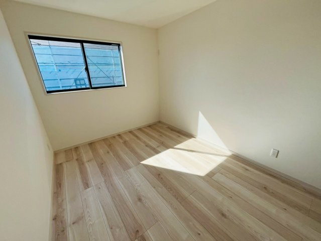 古河市西牛谷　第４期　全4邸の洋室|〇２号棟　5.9帖　洋室〇
お子様ひとりひとりにお部屋を持たせることができます♪
2026年2月撮影