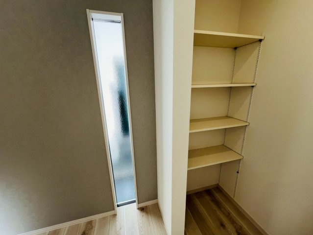 古河市西牛谷　第４期　全4邸の収納|〇２号棟　キッチン〇
キッチンパントリー付き♪食材の保存やお気に入りのキッチン用品、食器などしまっておくことができます（＾＾）
2026年2月撮影