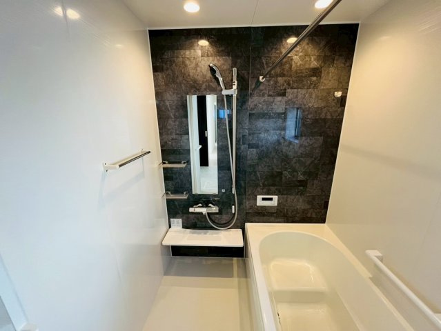 古河市西牛谷　第４期　全4邸の浴室|〇２号棟　浴室〇
浴室乾燥機付き！1坪タイプなのでゆったり入って疲れを癒すことができます♪
2026年2月撮影