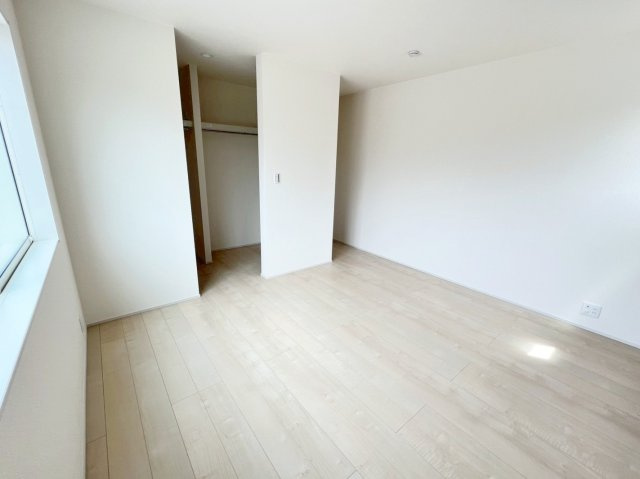 焼津市高新田／2期　新築戸建の洋室