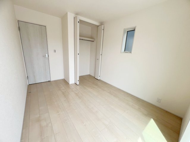 焼津市高新田／2期　新築戸建の洋室