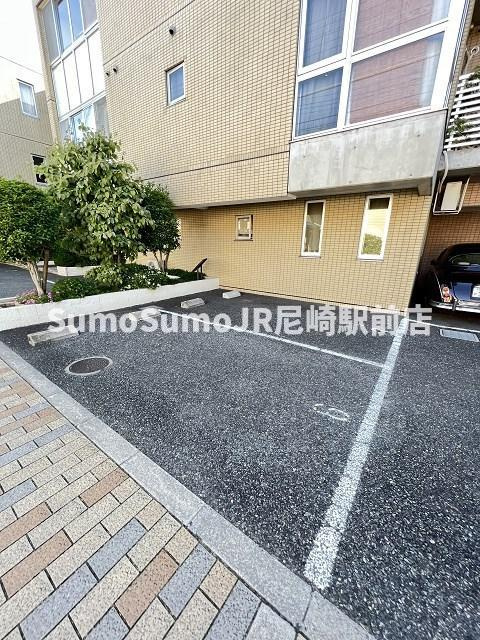 ソレイユ東園田の駐車場|駐車場です