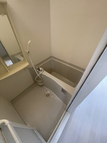 プレサンス神戸西スパークリングの浴室