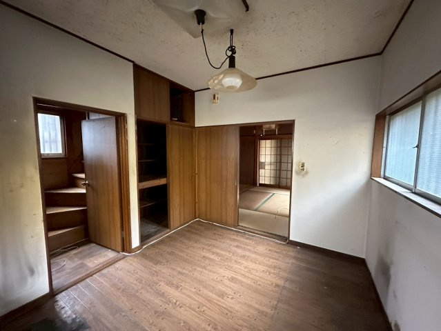 栄町店舗の居間・リビング