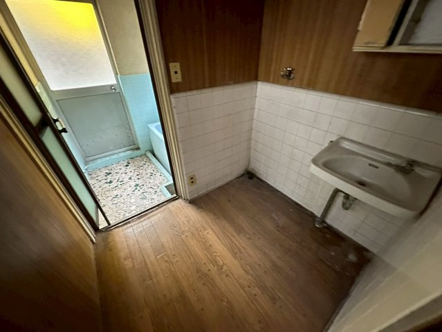 栄町店舗の洗面所