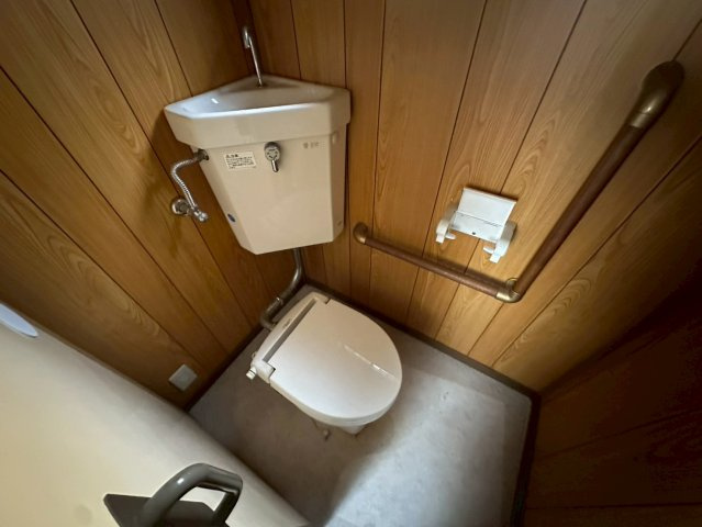 栄町店舗のトイレ