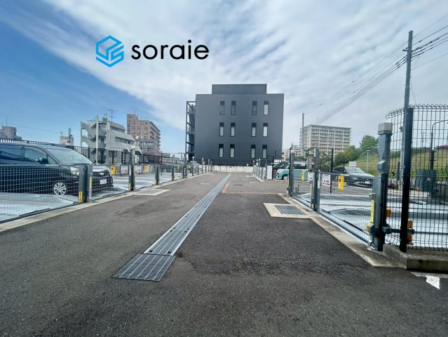 ライオンズ狭山グランテラスの駐車場|令和8年4月27日撮影。