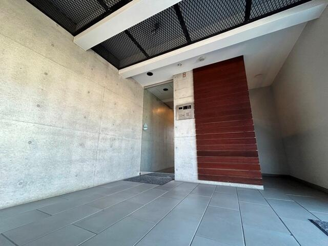 プライマル下北沢代田のエントランス