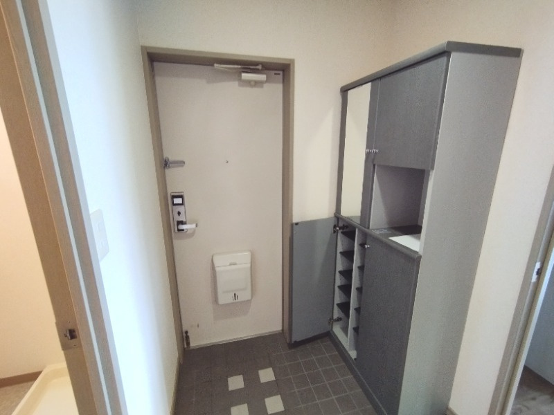 ハイウッズ針崎の玄関