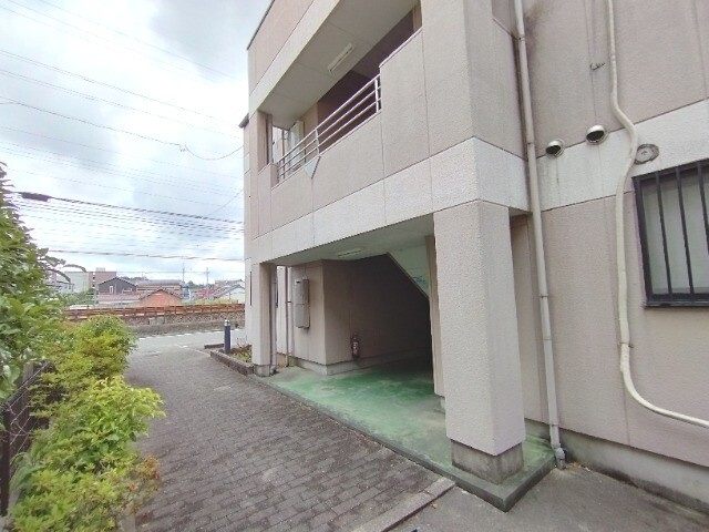 ハイウッズ針崎のエントランス