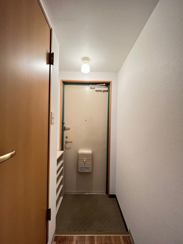 リバーライズ谷町4の玄関