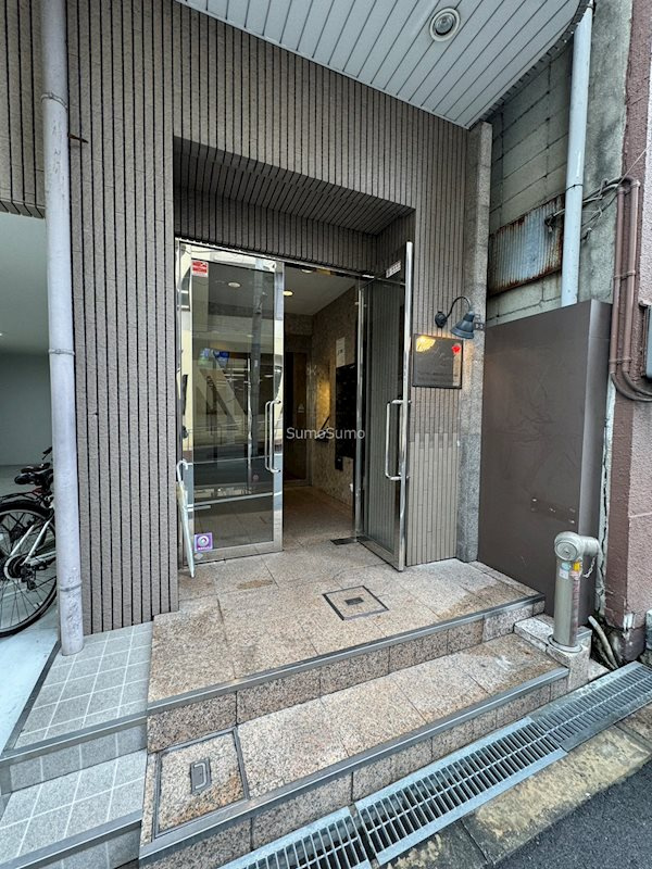 オーキッドコート北堀江のエントランス