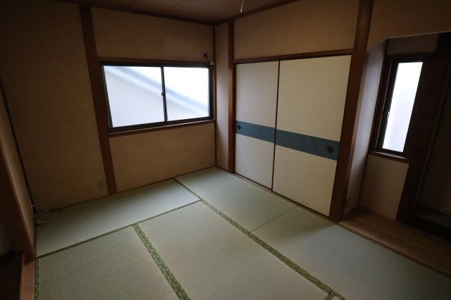 天理市柳本町貸家の和室