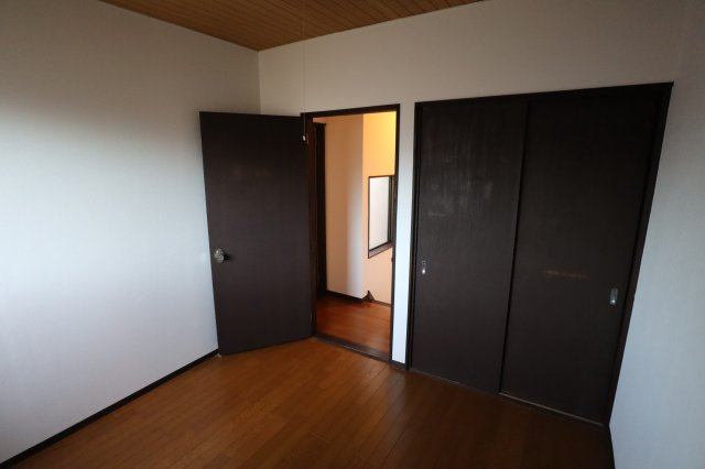 天理市柳本町貸家の居間・リビング