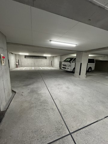 エバーグレイス塚口の駐車場