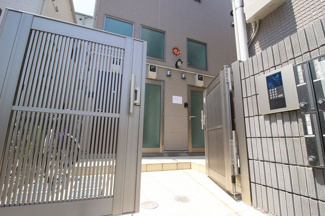 【エントランス】 | サークルハウスB棟