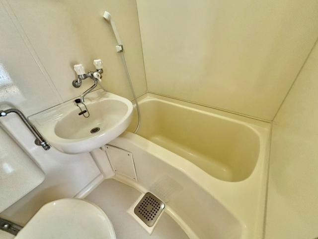 花影中村コーポの浴室