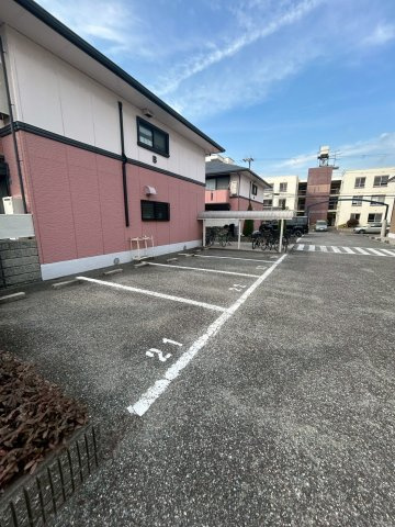 プレステージ芦屋 C棟の駐車場
