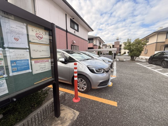 プレステージ芦屋 C棟の駐車場
