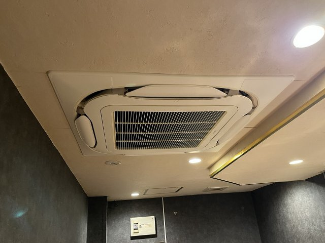 大阪市中央区東心斎橋２丁目の店舗一部の内装