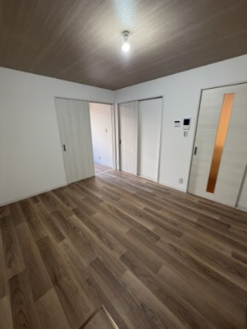 駒ヶ林アパートPJ　A棟の居間・リビング