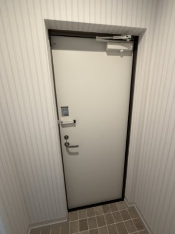 駒ヶ林アパートPJ　A棟の玄関