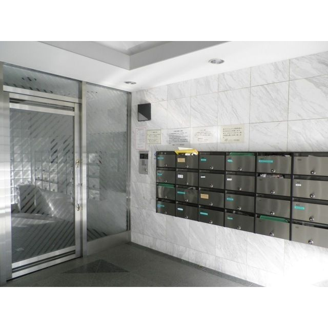 フローラ本駒込のエントランス