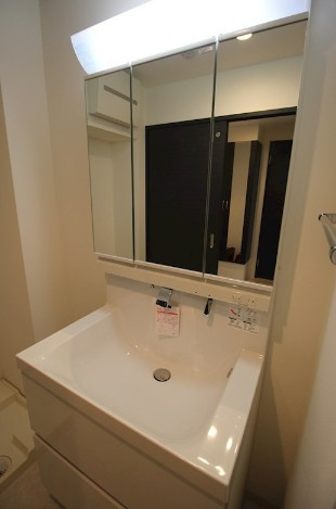 コスモスタディヒルズの独立洗面台