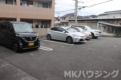 【駐車場】 | シャーメゾン ディオスエルマーナ | 駐車場があります
