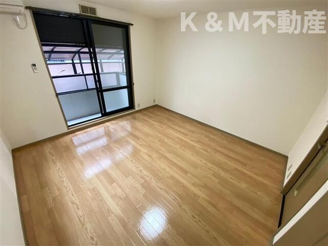 ＷＩＮＤＳ　ＧＡＲＤＥＮ～ウインズガーデン～の居間・リビング|こちらのリビングで趣味の時間をお楽しみください