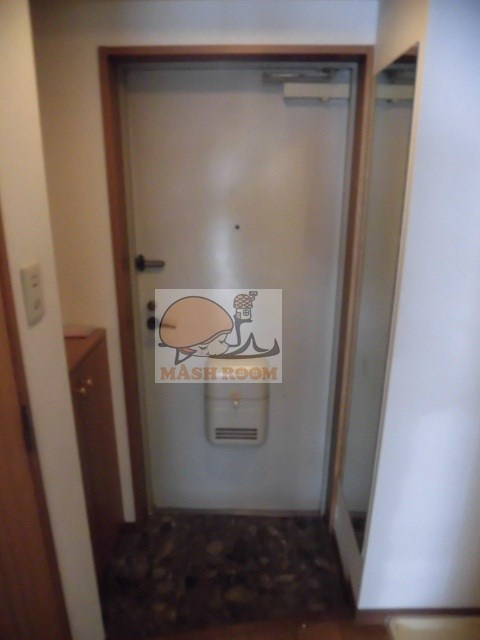 エスコート中野大和町の玄関