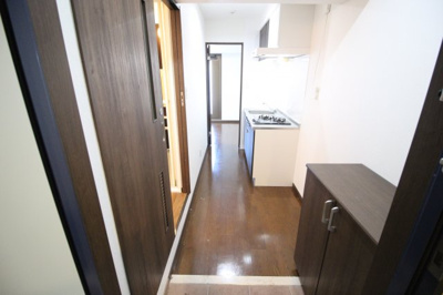 【内装】 | ベリーウェル阿倍野 | 玄関からの内装