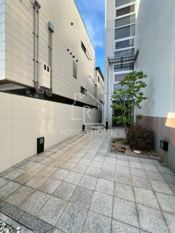 アリスマナーガーデン四天王寺のエントランス