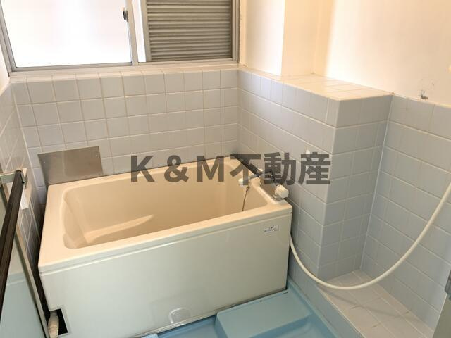 千代田ハイツの浴室|コンパクトで使いやすいお風呂です