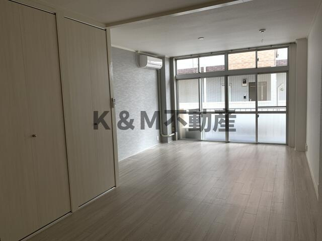 千代田ハイツの展望|アクセントクロスを使った広々… 