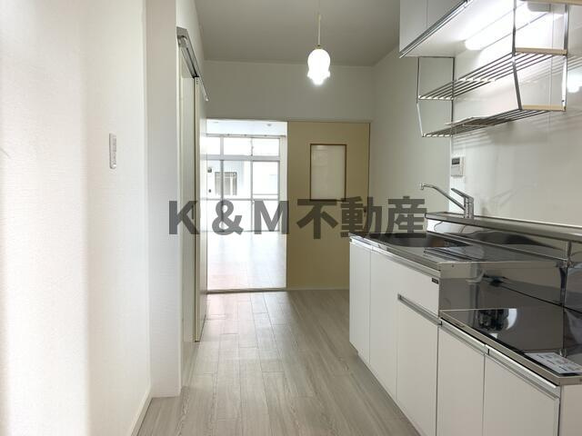 千代田ハイツの居間・リビング|ゆったりとしたリビングです