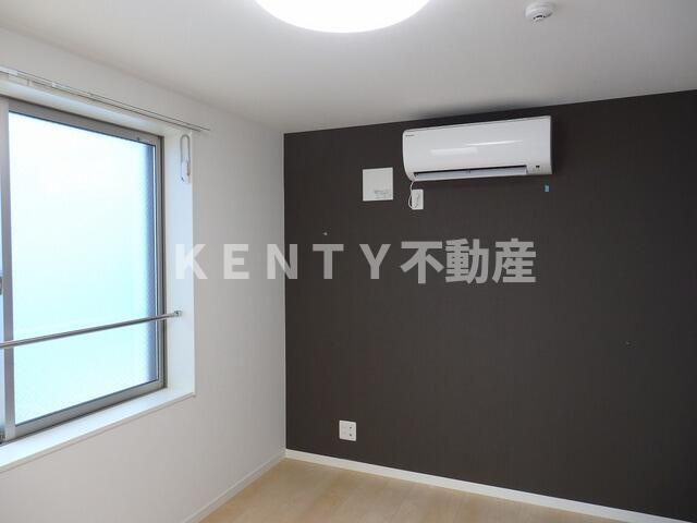 【居間・リビング】 | プリムローズ大森 | こちらの居間で趣味の時間をお楽しみください