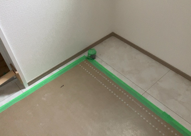 【ランドリースペース】 | ランドリースペースも気になります。洗濯機置場があり「洗う、干す、取り込む、アイロンがけ、たたむ」など、洗濯に関する家事をするための空間です。広さや収納など付帯設備も含めて、詳細は現地でご確認ください。