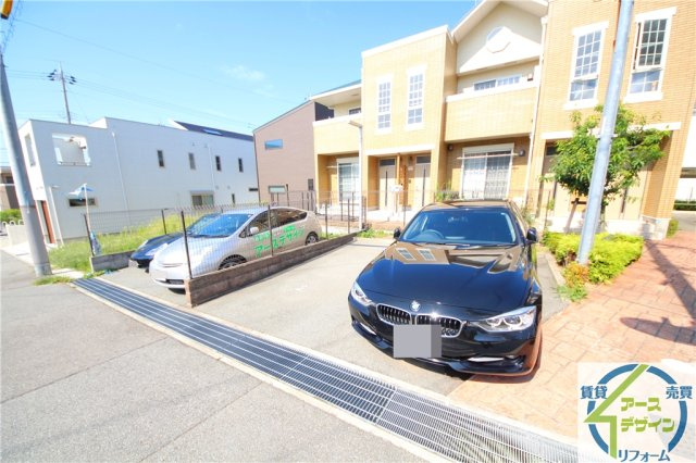 ルマージュ神戸五番館の駐車場