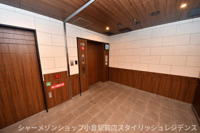 グランドパレス小倉小文字通りのエントランス