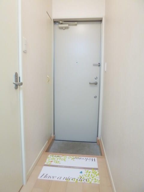 レジデンスＨＡＲＵの玄関