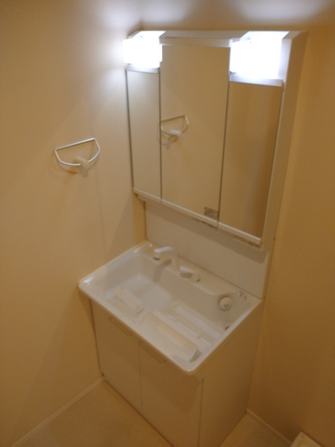 パークレジデンス高野台の洗面所|※別号室の写真になります。