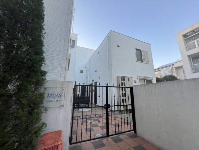 三鷹市下連雀３丁目のアパートの外観