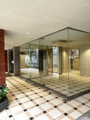 【エントランス】 | ヴィラロイヤル三番町 | ゆとりのあるエントランスです