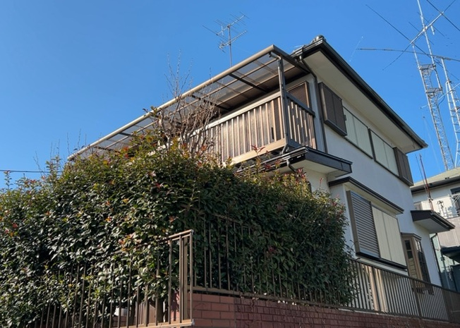 【外観】 | 隣家の土地はどうなっているのか、生活利便施設が近くにあるのか、学校まで近いかなど、お客様のライフスタイルにあわせたイメージが重要です。また、近くにあると困る施設が近くにないかも確認するといいでしょう。