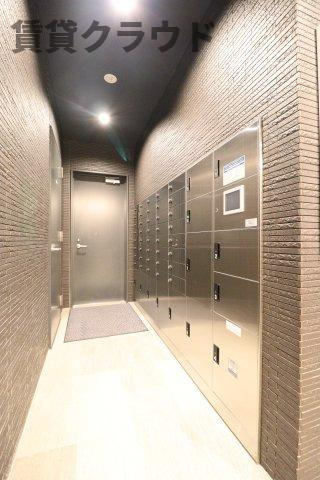 Grand Vertのロビー|宅配ボックスがあると、自分の時間を有効活用できますね！